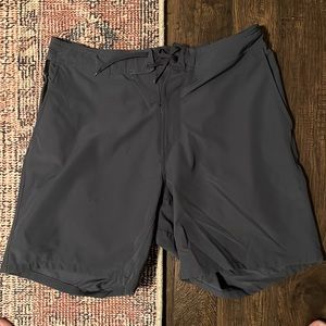 Ten thousand foundation short 7in